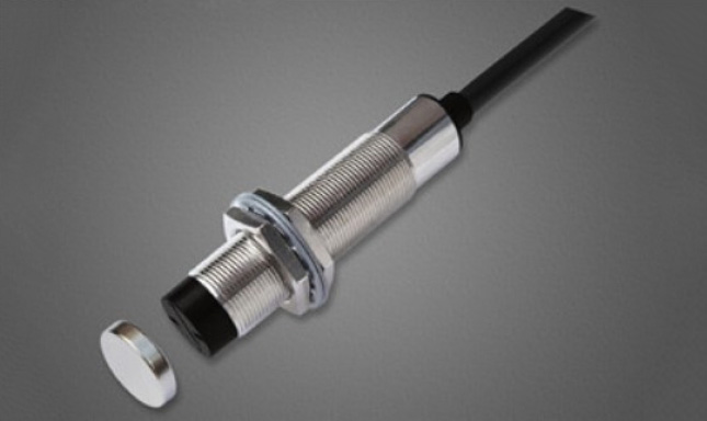 Nouveau type de capteur de vitesse de rotation avant et arrière